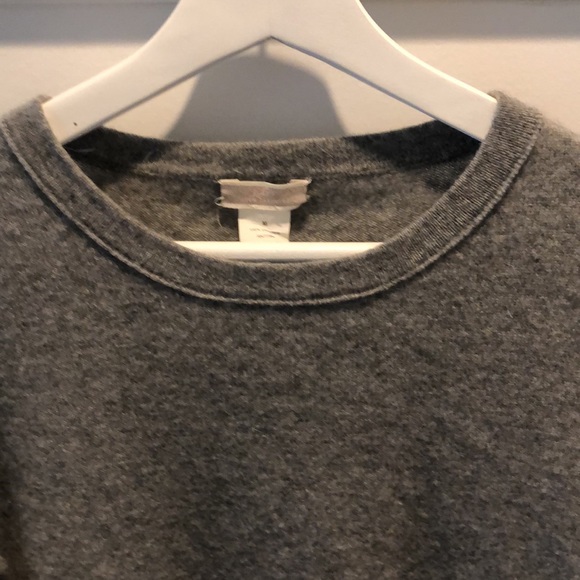 J-Crew Cashmere Sweater, size M, Solid gray not Heather gray like on model - Picture 5 of 7